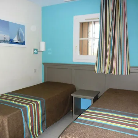 Aparthotel Echappee Bleue Immobilier - Les Marines 2*